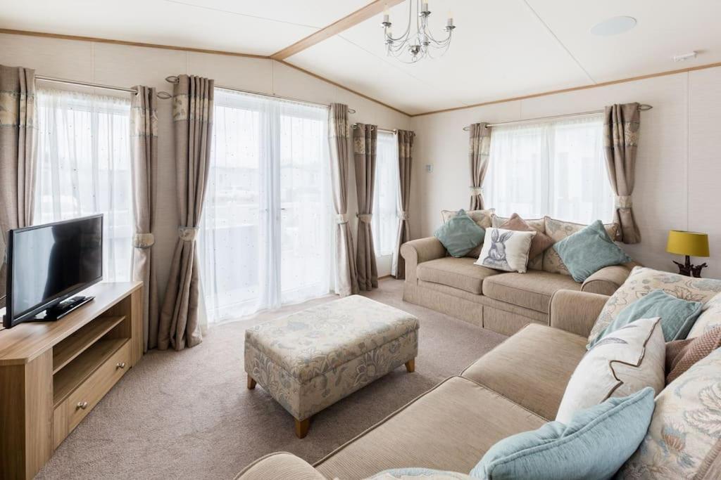 Вилла Waters Edge, Hoburne Cotswolds Саут-Керни Экстерьер фото