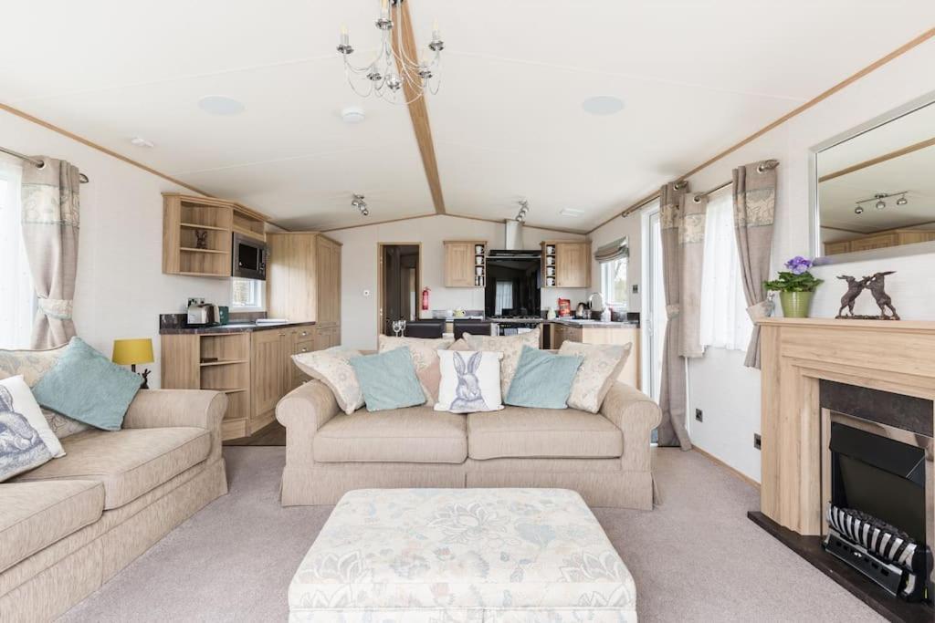 Вилла Waters Edge, Hoburne Cotswolds Саут-Керни Экстерьер фото