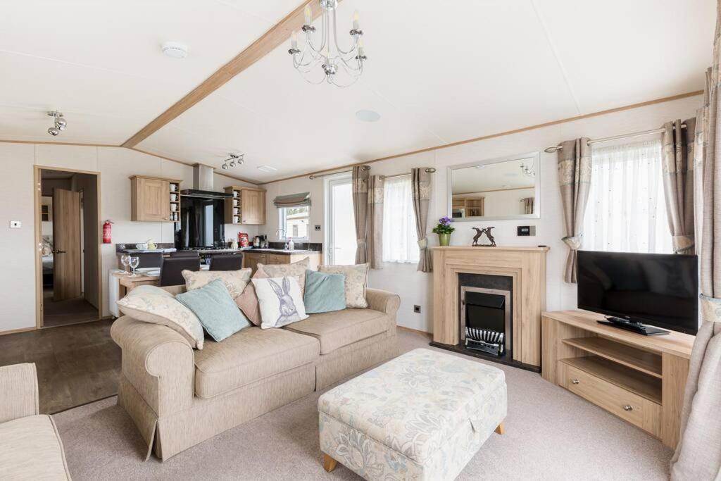 Вилла Waters Edge, Hoburne Cotswolds Саут-Керни Экстерьер фото
