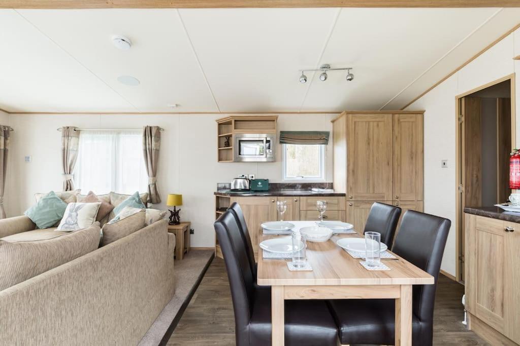 Вилла Waters Edge, Hoburne Cotswolds Саут-Керни Экстерьер фото